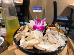 -一朵菌·野生菌探索家火锅(南亚店)