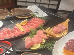 -山川小町·极番烧肉(新地假日广场店)