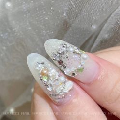 -花岐款式专研健康美甲沙龙