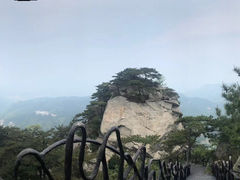 -罗田薄刀峰风景区