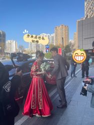 -觅白婚纱礼服馆