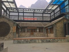 -百里峡七彩艺术小镇