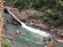 -安吉龙王山峡谷漂流