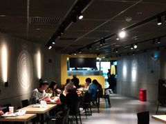 大堂-麦当劳(中山公园龙之梦店)