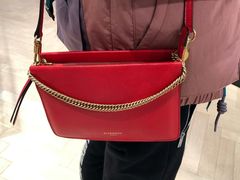 -GIVENCHY(佛罗伦萨小镇奥莱店)