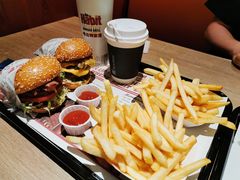 -The Habit Burger Grill 哈比特汉堡(复兴soho店)