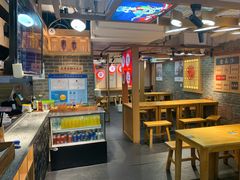 大堂-呷佬·长沙手工米粉(金沙江路店)