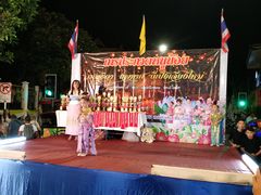 -周日夜市