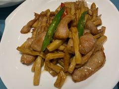 -海派美食·家宴海鲜青岛菜·石锅鲽鱼头(东方城店)