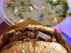 -洪峰浩老北京烧饼夹肉(角门路店)