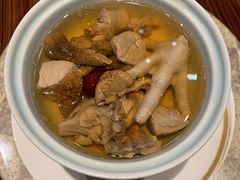 松茸炖土鸡汤-万丽轩·粤菜(王府井金茂万丽酒店)