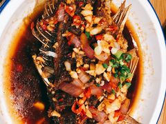 香煎鲫鱼-费大厨辣椒炒肉(万家丽一店)