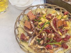 -老东镇啤酒屋海鲜加工·蒸汽海鲜·海鲜烧烤(台东店)