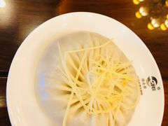 陈士荣蟹黄汤包-鸿运酒楼