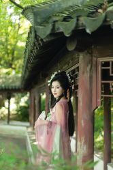 -烟雨江南汉服体验馆