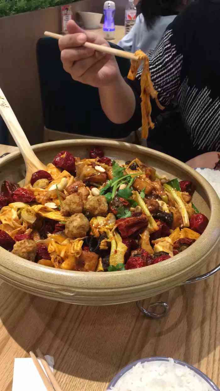 乐食派麻辣香锅(津南永旺梦乐城店"昨天同事想吃麻辣香锅,就来这家