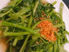 -Neary Khmer Restaurant