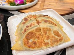 韭菜盒子-东北哈尔滨酱骨头馆房掌柜铁锅炖