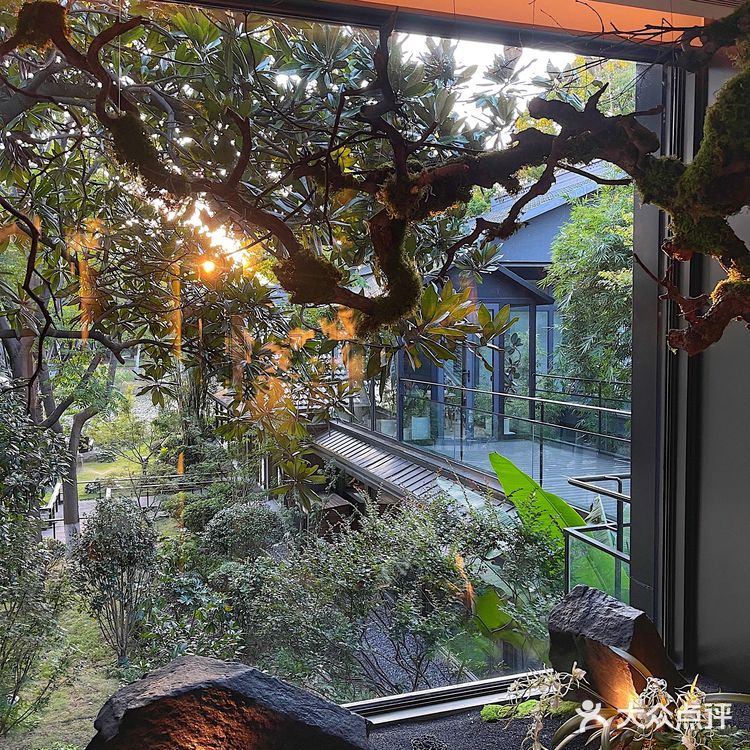 武汉东湖！！！中秋宴请聚餐就选这家～