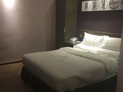 -迎商酒店(深圳罗湖火车站向西村地铁站店)