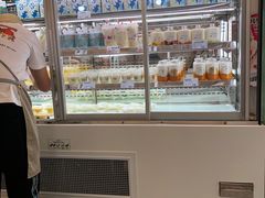 面包甜点陈列柜-白色日记·手作酸奶(麦凯乐店)