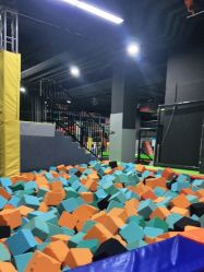 -蹦贝运动中心·蹦床·攀岩·闯关(龙岗店)