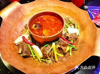 完全踩雷 【调味区】从调味料的小空间好几个人拥挤在那