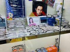 -三叶眼镜城批发市场(上海火车站店)