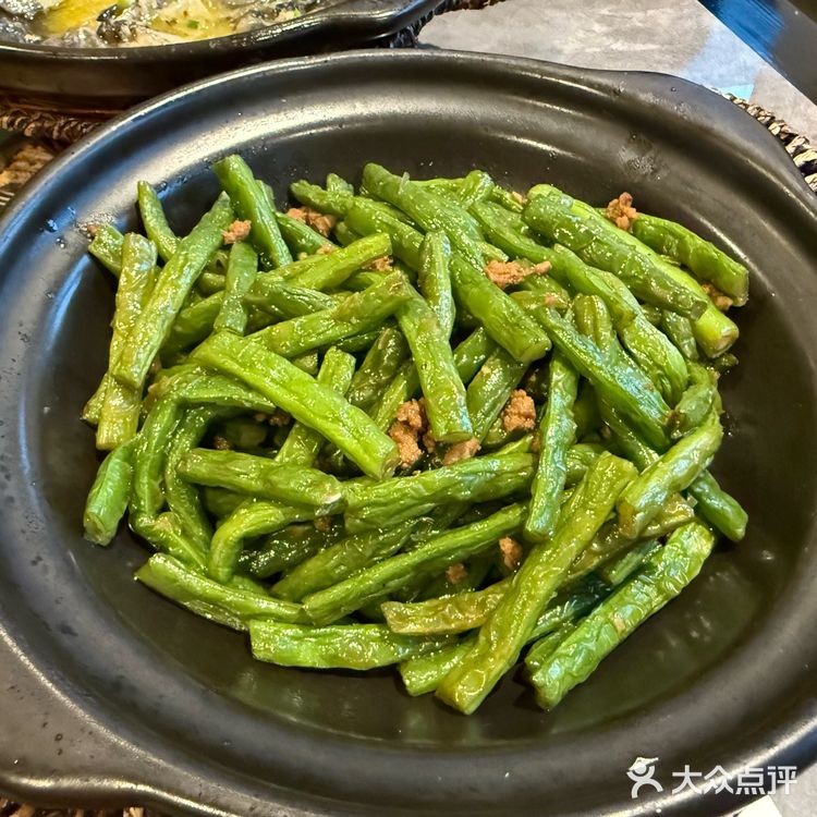 大饱口福！没见过生意这么好的平价海鲜馆子!