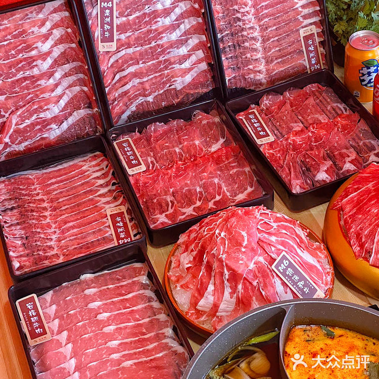 冬日里无法拒绝的美食,和牛寿喜锅,热气腾腾,好温暖