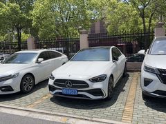 -上海星瀚奔驰4S店(长寿路店)