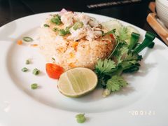 -Chom Cafe and Restaurant