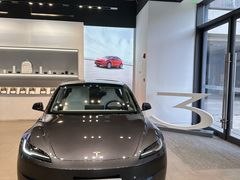 -TESLA 特斯拉(上海太古汇体验店)