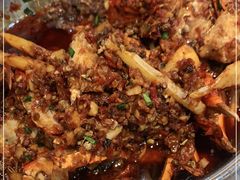 -凤凰路何眼镜香辣蟹(花果园店)