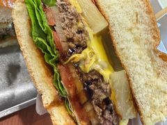 菠萝牛肉堡-魏斯理汉堡(西安沣东吾悦店)