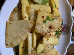 菠萝芒果拌苦瓜-老滇山寨•云南特色菜•地方菜•民族风情歌舞表演(金碧店)