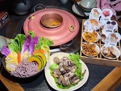 -菌自由丨野生菌火锅特色庭院餐厅(丽江古城店)