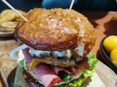 双蛋指椒牛肉汉堡-魏斯理汉堡(西安沣东吾悦店)