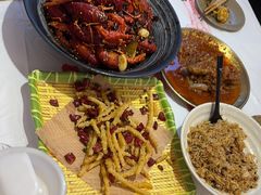 -肥肥虾庄·金牌油焖大虾(汉口城市广场店)