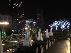 -UNI UNI(环亚凯瑟琳店)