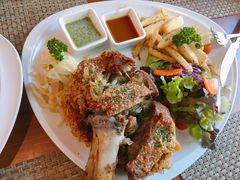 -Chom Cafe and Restaurant