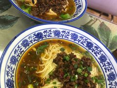-渝之汇牛肉豌杂面