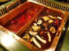 -老牌坊云南鱼豆花火锅(爱建店)
