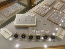 -老凤祥银楼(五角场万达广场店)