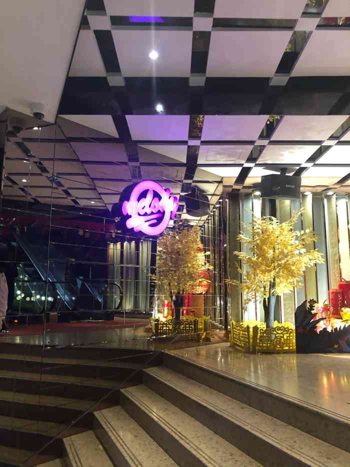 还行吧,就是音响不是很好,回声太大.-大众点评