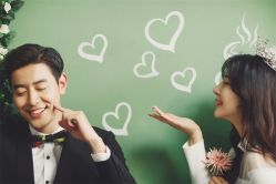 俏皮可爱-巴黎婚纱摄影工作室