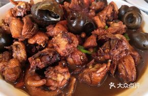 Braised Chicken with Snails