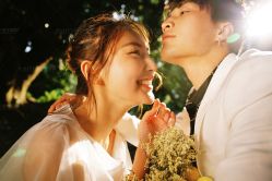 -雪中彩影婚纱摄影·微光艺术中心