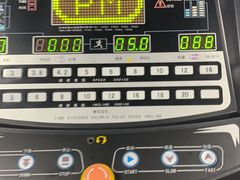器械区-越·健身工作室(华尔兹广场写字楼B栋店)