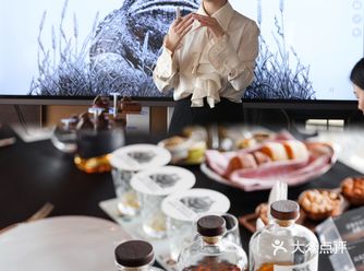 谁家威士忌用大杯子无限续杯啊